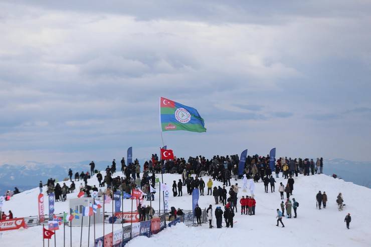 Dünya Kar Motosikleti Şampiyonası'nda sıralama yarışları yapıldı 15