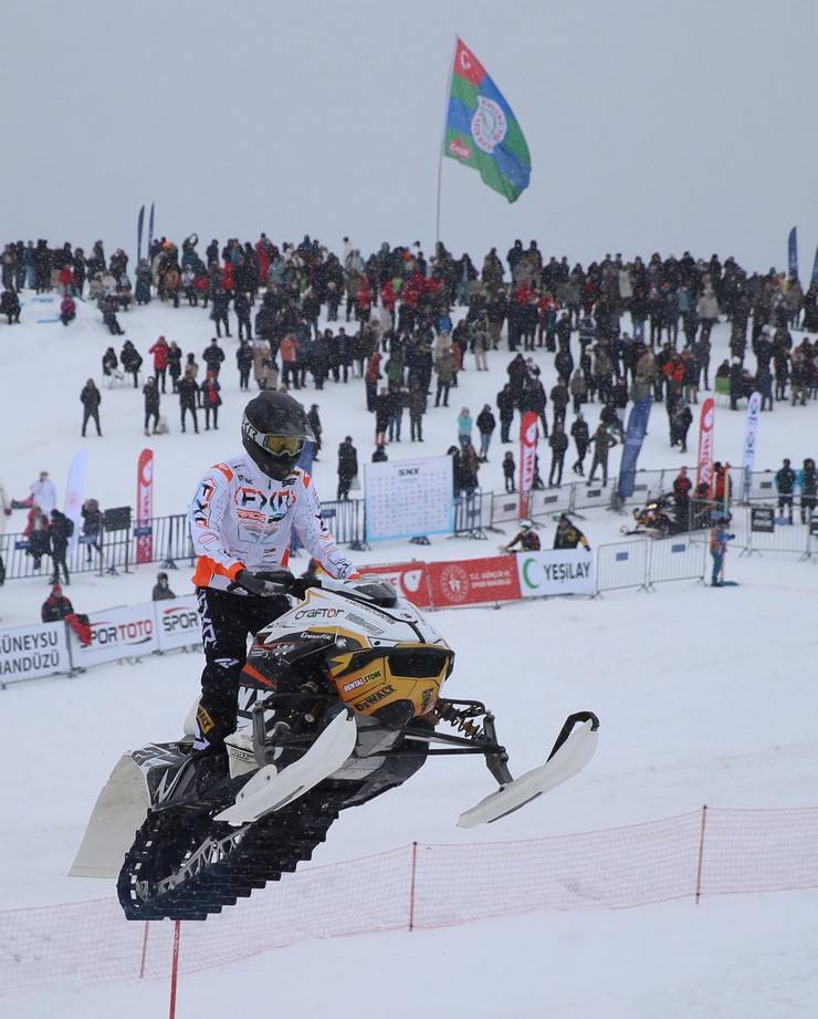 Dünya Kar Motosikleti Şampiyonası'nda sıralama yarışları yapıldı 17