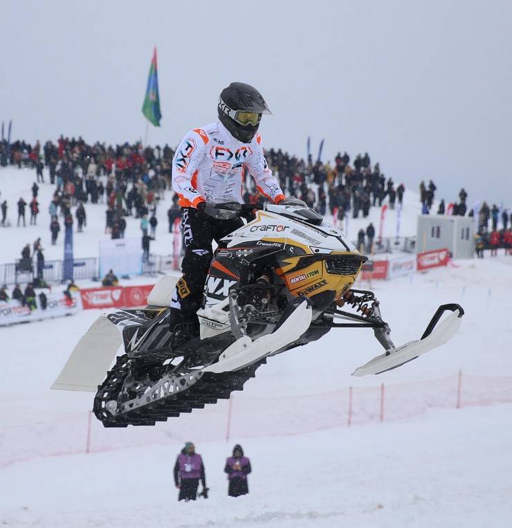 Dünya Kar Motosikleti Şampiyonası'nda sıralama yarışları yapıldı 18