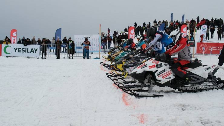 Dünya Kar Motosikleti Şampiyonası'nda sıralama yarışları yapıldı 29