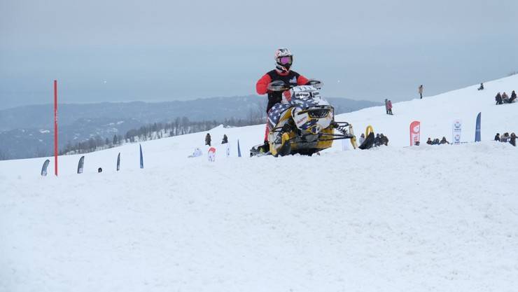 Dünya Kar Motosikleti Şampiyonası'nda sıralama yarışları yapıldı 38