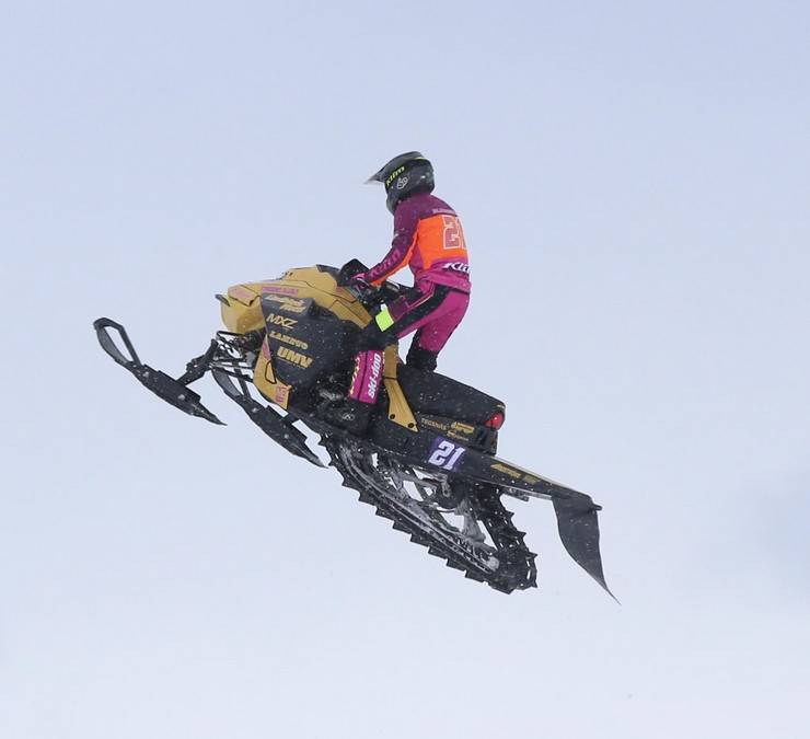 Dünya Kar Motosikleti Şampiyonası'nda sıralama yarışları yapıldı 5