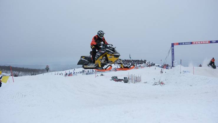 Dünya Kar Motosikleti Şampiyonası'nda sıralama yarışları yapıldı 51
