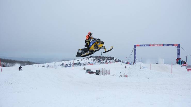 Dünya Kar Motosikleti Şampiyonası'nda sıralama yarışları yapıldı 53