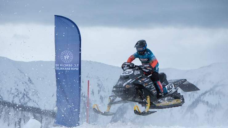 Dünya Kar Motosikleti Şampiyonası'nda sıralama yarışları yapıldı 68