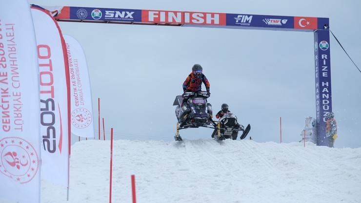 Dünya Kar Motosikleti Şampiyonası'nda sıralama yarışları yapıldı 71