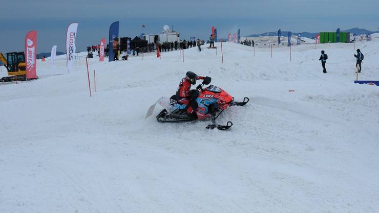 Dünya Kar Motosikleti Şampiyonası'nda sıralama yarışları yapıldı 75
