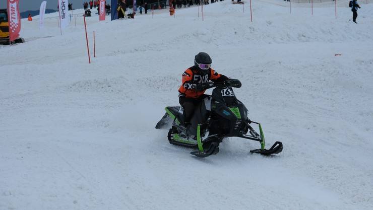 Dünya Kar Motosikleti Şampiyonası'nda sıralama yarışları yapıldı 78
