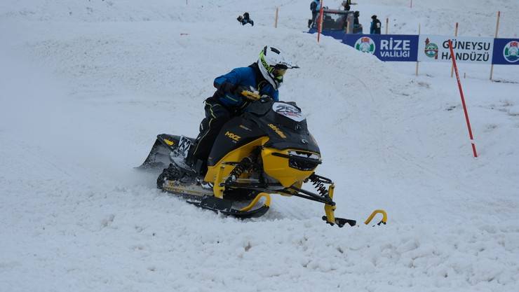 Dünya Kar Motosikleti Şampiyonası'nda sıralama yarışları yapıldı 83