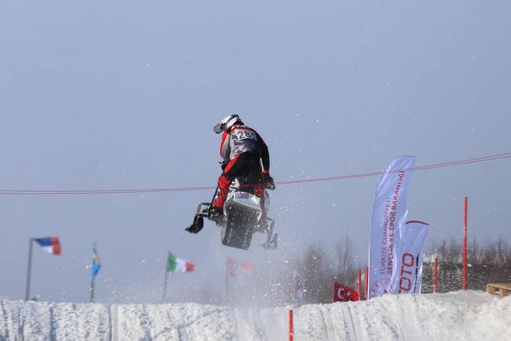 Dünya Rize’yi İzledi: SNX Türkiye Final Yarışlarıyla Nefes Kesti! 30