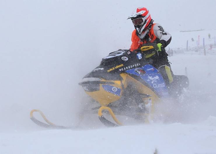 "Yeşilay Dünya Kar Motosikleti Şampiyonası"nın Türkiye etabı yapıldı 12