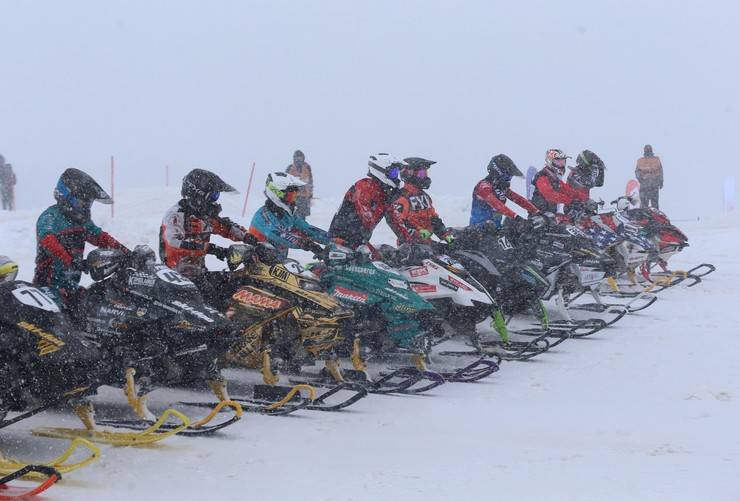 "Yeşilay Dünya Kar Motosikleti Şampiyonası"nın Türkiye etabı yapıldı 17