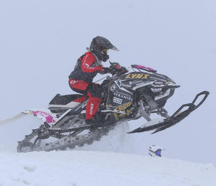 "Yeşilay Dünya Kar Motosikleti Şampiyonası"nın Türkiye etabı yapıldı 18