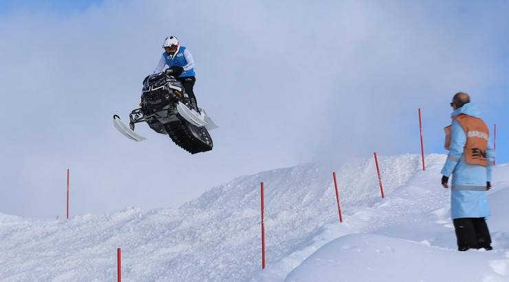 "Yeşilay Dünya Kar Motosikleti Şampiyonası"nın Türkiye etabı tamamlandı 17