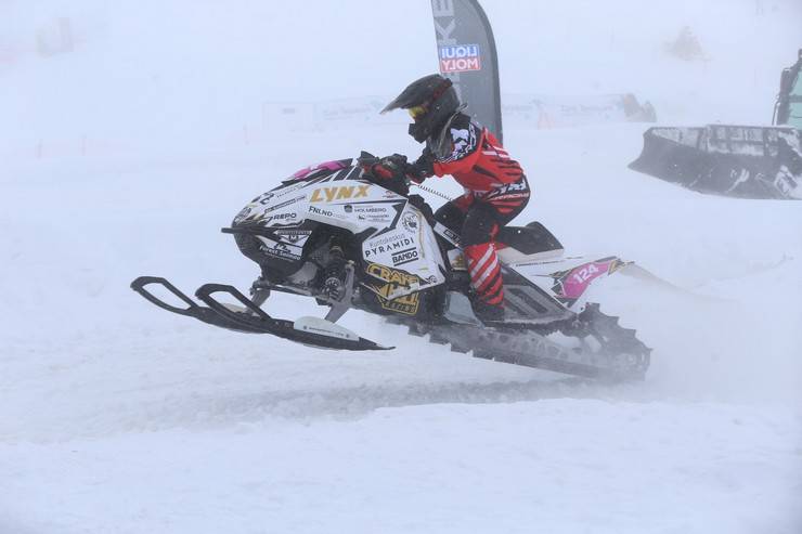 "Yeşilay Dünya Kar Motosikleti Şampiyonası"nın Türkiye etabı tamamlandı 21