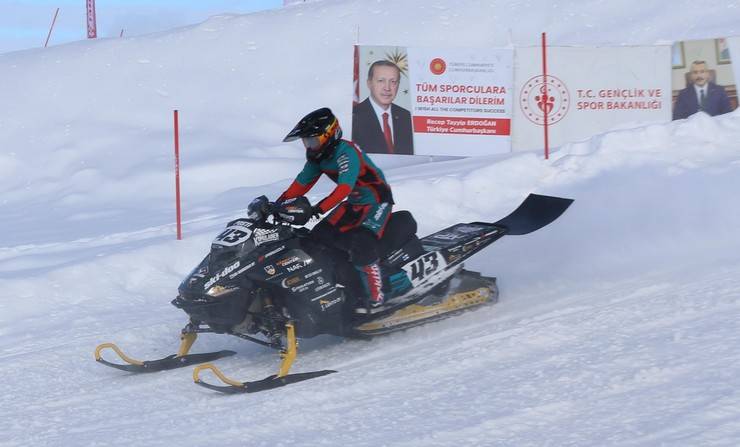 "Yeşilay Dünya Kar Motosikleti Şampiyonası"nın Türkiye etabı tamamlandı 29