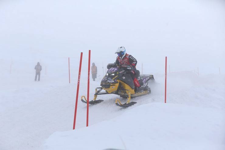 "Yeşilay Dünya Kar Motosikleti Şampiyonası"nın Türkiye etabı tamamlandı 8