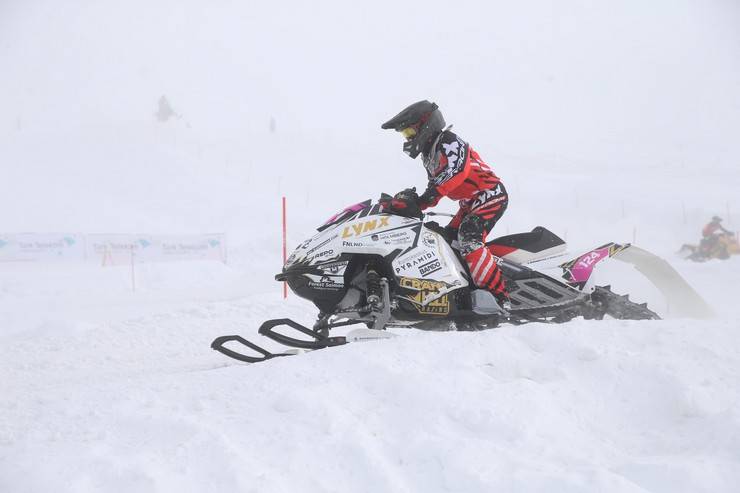 "Yeşilay Dünya Kar Motosikleti Şampiyonası"nın Türkiye etabı tamamlandı 9