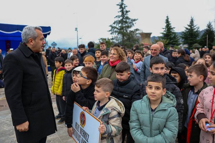 Rize’de 2 Mart Coşkusu: Kurtuluşun 108. Yılı Kutlandı 14