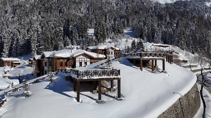 Rize'de karla kaplanan Ayder Yaylası dronla görüntülendi 14