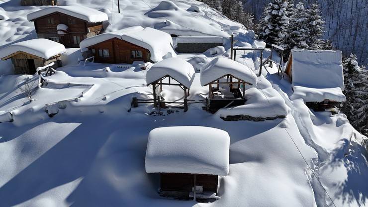 Rize'de karla kaplanan Ayder Yaylası dronla görüntülendi 2