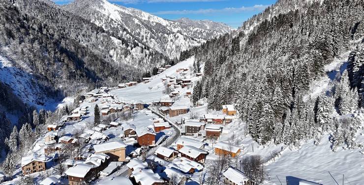 Rize'de karla kaplanan Ayder Yaylası dronla görüntülendi 5
