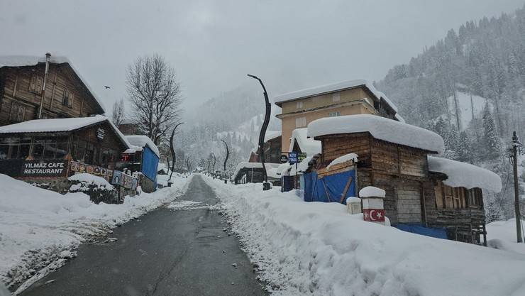 Rize’de kar ve soğuk hava etkisini sürdürüyor. 9