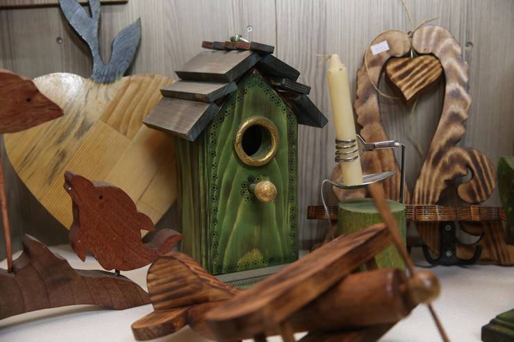 Rize’de Örnek Dayanışma: Emekli Muhtar Tasarlıyor, Gelini Destek Veriyor 11