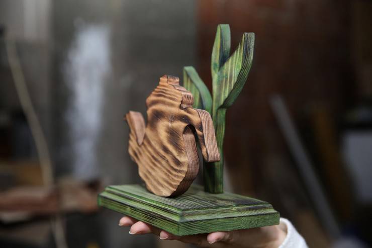 Rize’de Örnek Dayanışma: Emekli Muhtar Tasarlıyor, Gelini Destek Veriyor 14