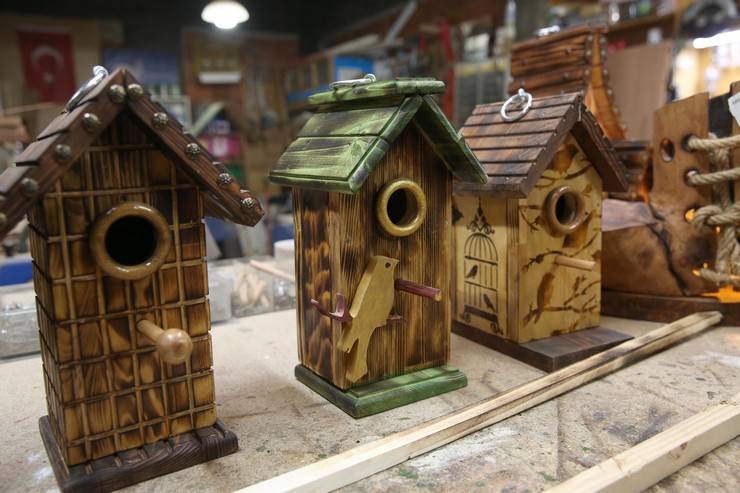 Rize’de Örnek Dayanışma: Emekli Muhtar Tasarlıyor, Gelini Destek Veriyor 9