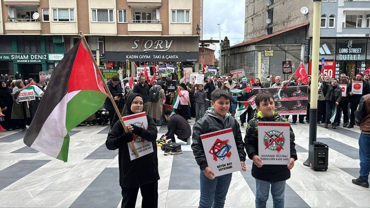Rize'de İsrail Protestosu: Boykot Nöbetleri Devam Ediyor 18