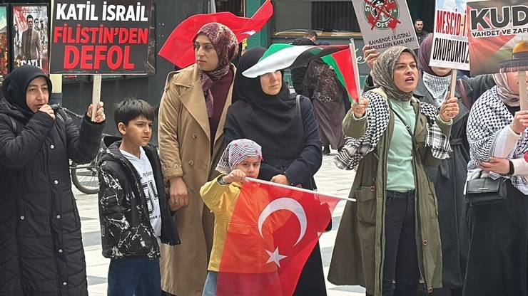 Rize'de İsrail Protestosu: Boykot Nöbetleri Devam Ediyor 21