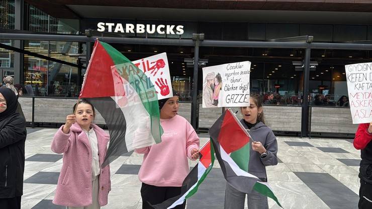 Rize'de İsrail Protestosu: Boykot Nöbetleri Devam Ediyor 4