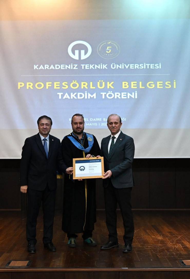 KTÜ’de Profesörlük Belgesi Takdim Töreni Gerçekleştirildi 25