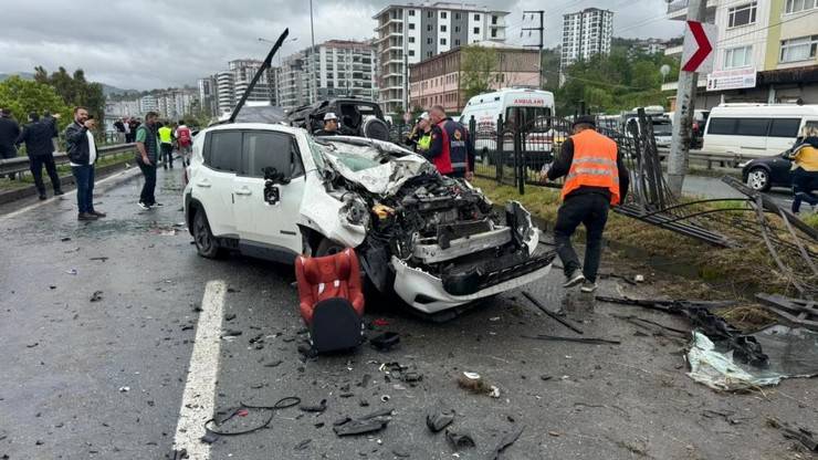 Rize’de feci kaza: 1 ölü, 7 yaralı 12