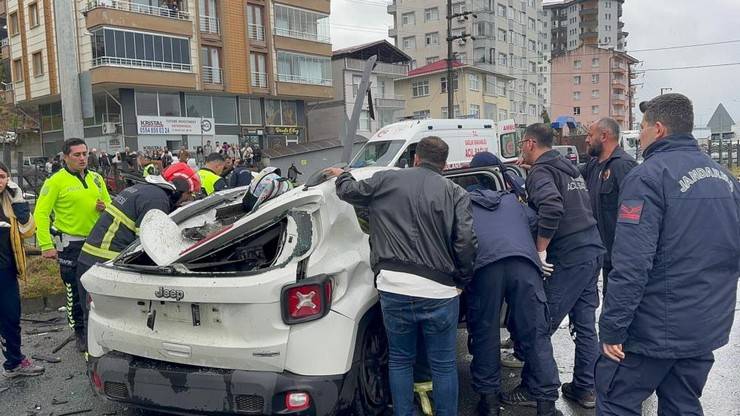 Rize’de feci kaza: 1 ölü, 7 yaralı 14