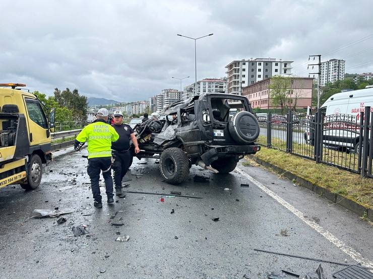 Rize’de feci kaza: 1 ölü, 7 yaralı 23