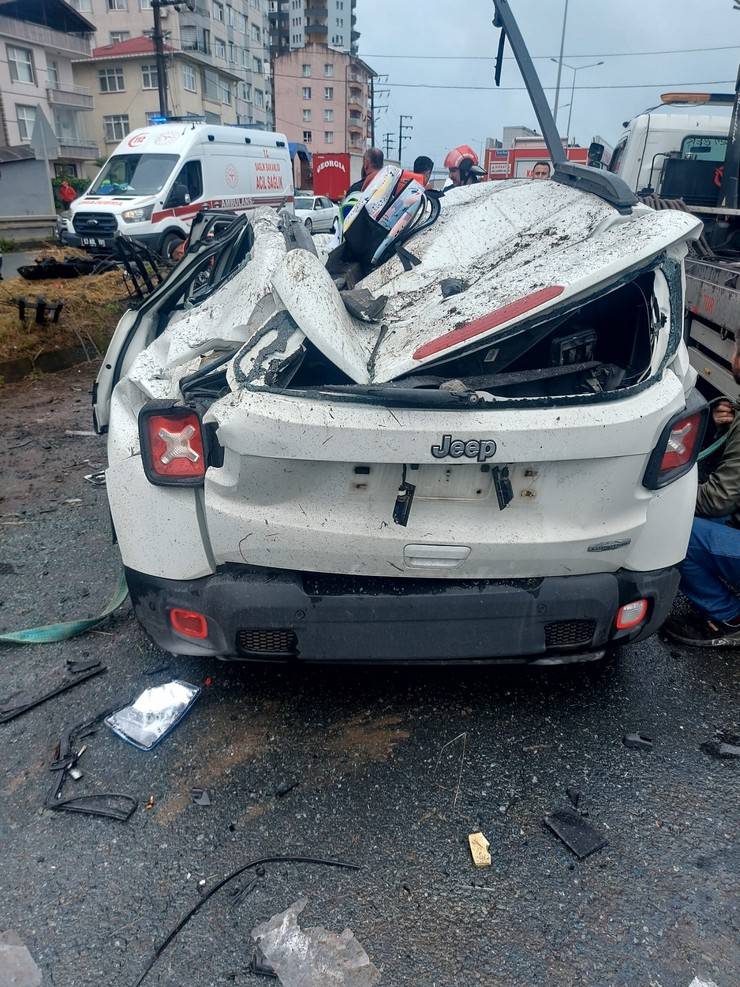 Rize’de feci kaza: 1 ölü, 7 yaralı 25