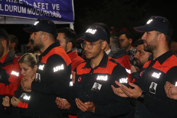Rize'de botun devrilmesi sonucu vefat eden AFAD personelin cenazesi memleketine uğurlandı 6