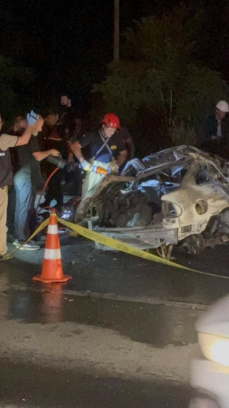 Rize'de Karadeniz Sahil Yolu’nda zincirleme kaza sonrası yangın; 3 ölü, 4 yaralı 10