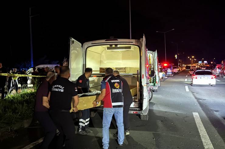 Rize'de Karadeniz Sahil Yolu’nda zincirleme kaza sonrası yangın; 3 ölü, 4 yaralı 19