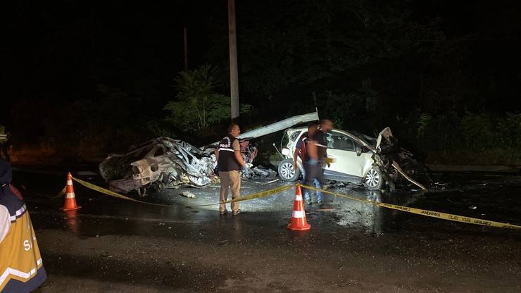 Rize'de Karadeniz Sahil Yolu’nda zincirleme kaza sonrası yangın; 3 ölü, 4 yaralı 2