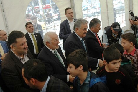 Rize'de Bayramlaşma Çadırda Yapıldı 1