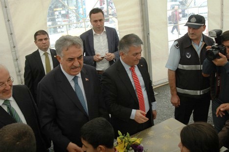 Rize'de Bayramlaşma Çadırda Yapıldı 14