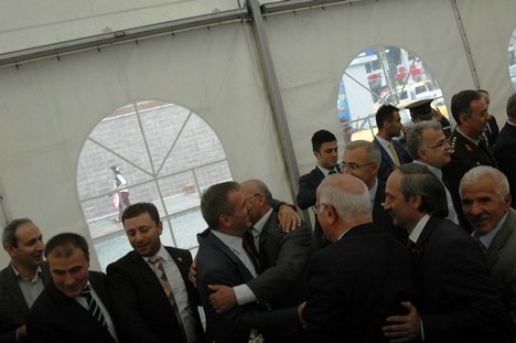 Rize'de Bayramlaşma Çadırda Yapıldı 17