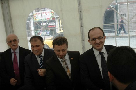 Rize'de Bayramlaşma Çadırda Yapıldı 2