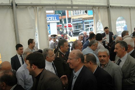 Rize'de Bayramlaşma Çadırda Yapıldı 22