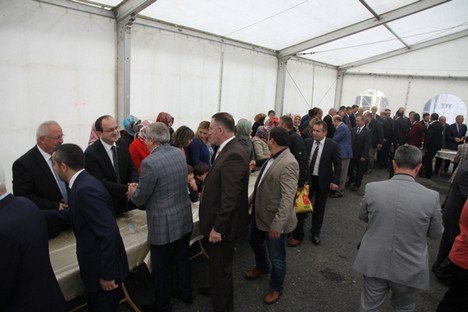 Rize'de Bayramlaşma Çadırda Yapıldı 24