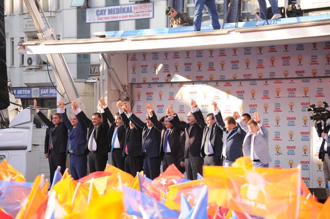 Başbakan Davutoğlu Rize'de 90