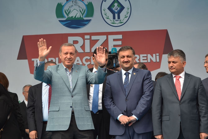 Cumhurbaşkanı Erdoğan’a Rize'de Büyük Sevgi 189